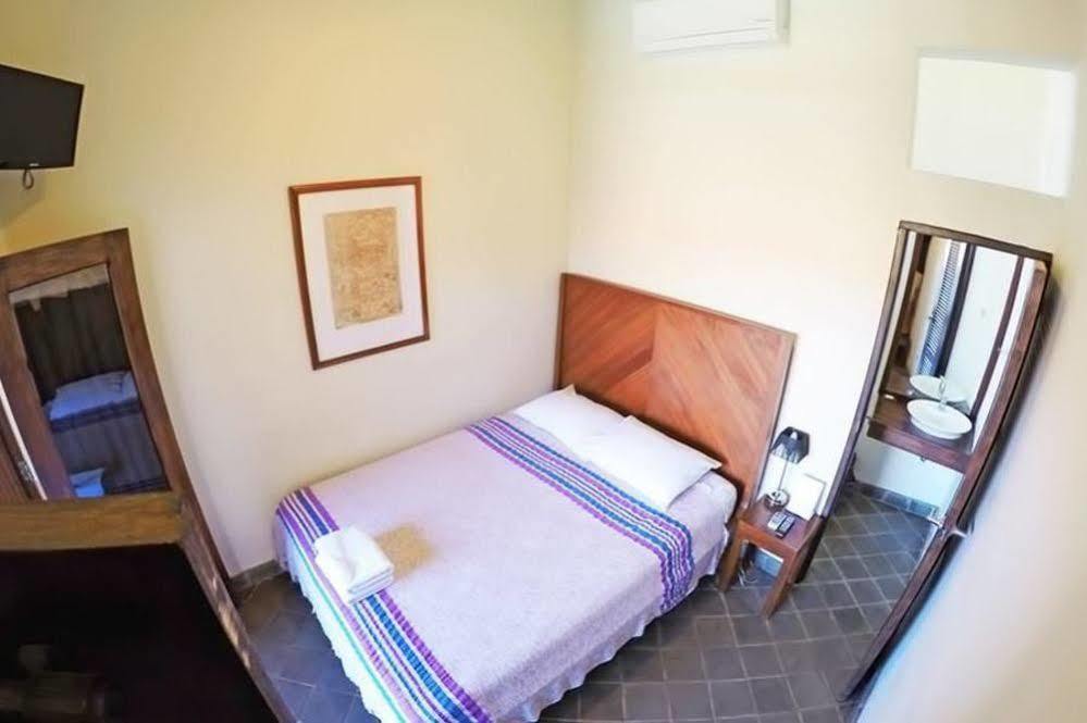 Hotel Azul León Esterno foto
